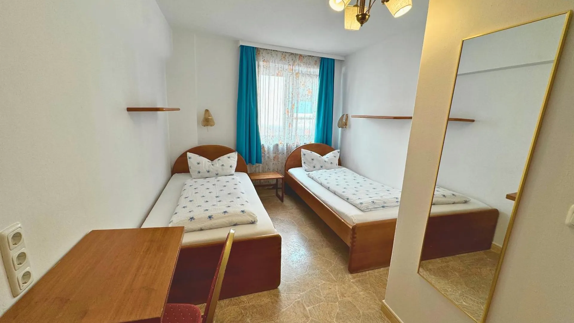 Hostel Heinzelmaennchen Cologne Germany