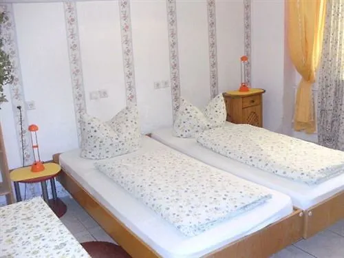 ** Hotel Hostel Heinzelmaennchen Cologne Germany